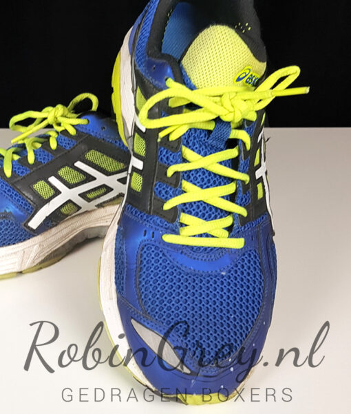 Gedragen sportschoenen Asics