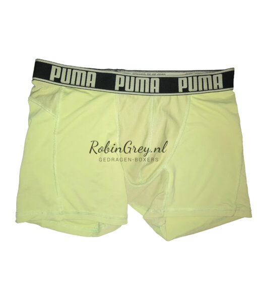 Gele Puma boxer gedragen