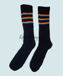 Gedragen regenboog vlag sokken